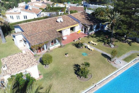 Oportunidad de compra espectacular  parcela con 3 chalets en El Caparral, Mijas-Costa-España