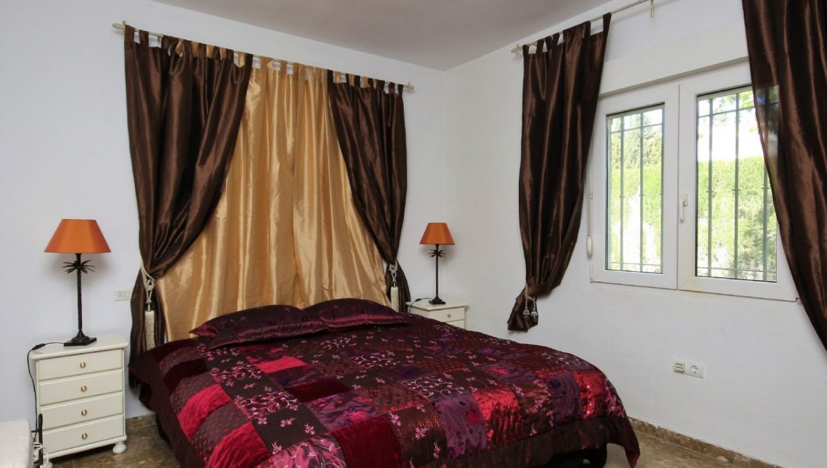 Oportunidad de compra espectacular  parcela con 3 chalets en El Caparral, Mijas-Costa-España