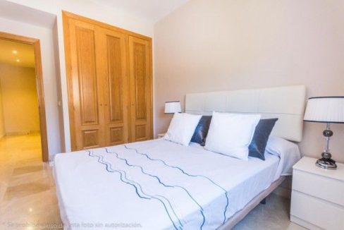 dormitorio-principal02-apartamento-el-coto-antequera-malaga