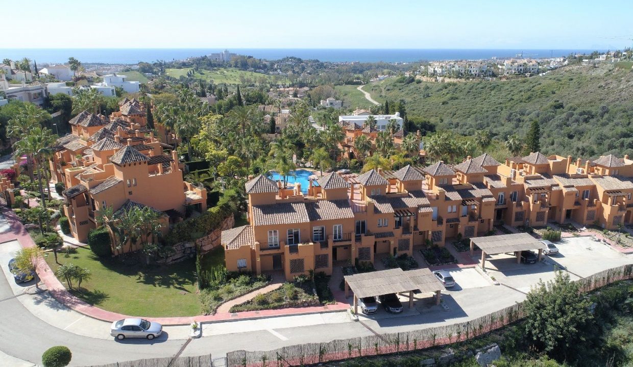 vista-aerea-casas-adosadas-benahavis