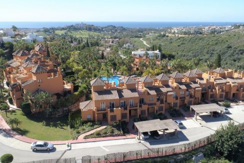 vista-aerea-casas-adosadas-benahavis