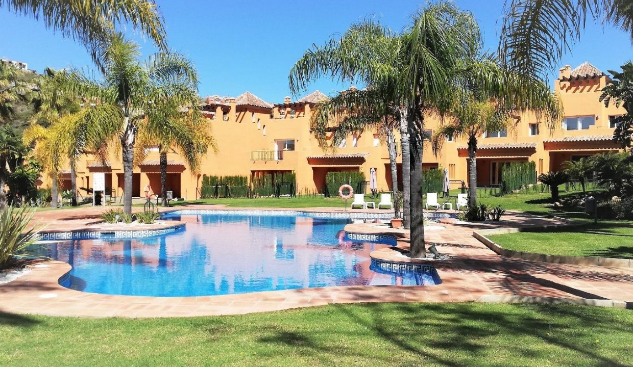 piscina-casas-adosadas-benahavis