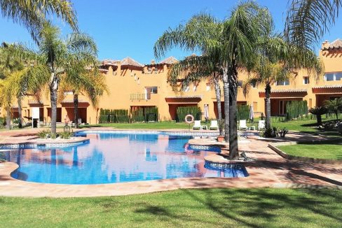 piscina-casas-adosadas-benahavis