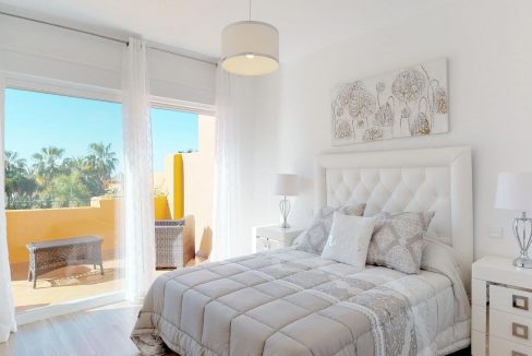 dormitorio-principal-casas-adosadas-benahavis