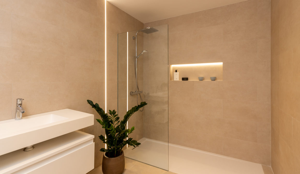 bathroom-properties-for-sale-fuengirola-centre