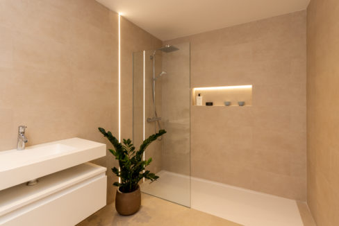 bathroom-properties-for-sale-fuengirola-centre