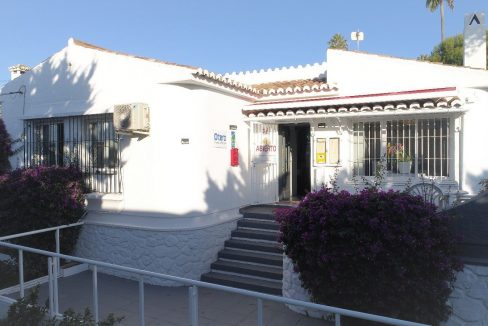fachada-villa-cala-mijas
