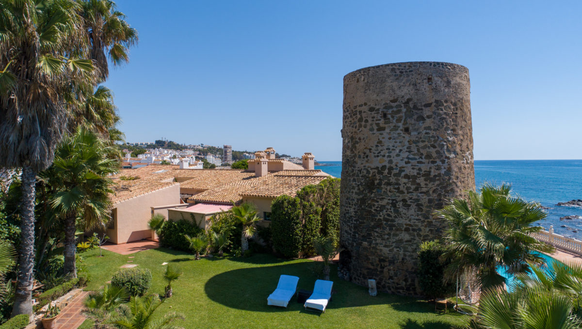big-garden-house-for-sale-mijas-costa