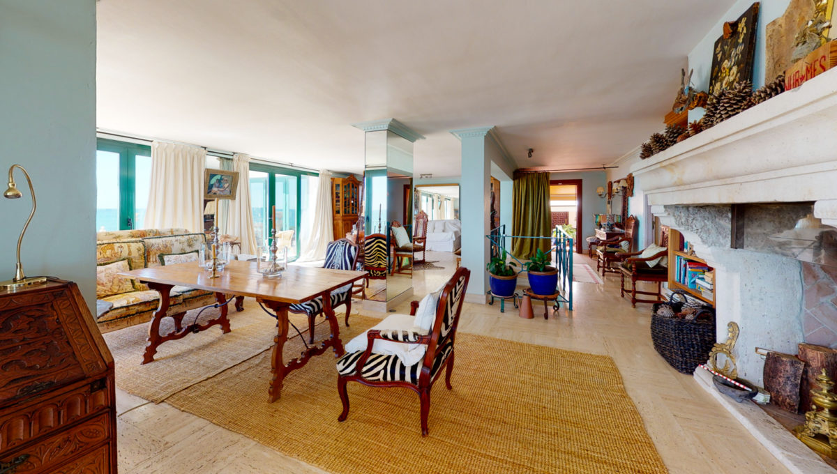 big-living-room-house-for-sale-mijas-costa