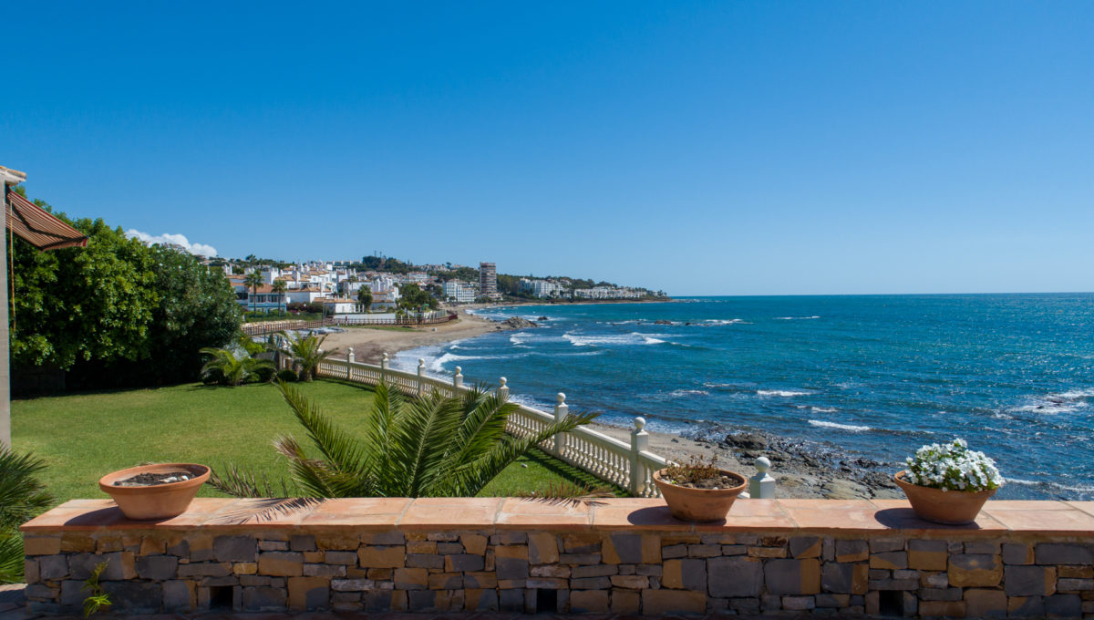 house-for-sale-with-sea-view-in-mijas-costa