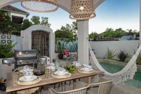 barbecue-in-luxuy-house-for-rent-in-marbella