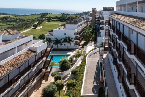 fachada-interior-apartamentos-estepona