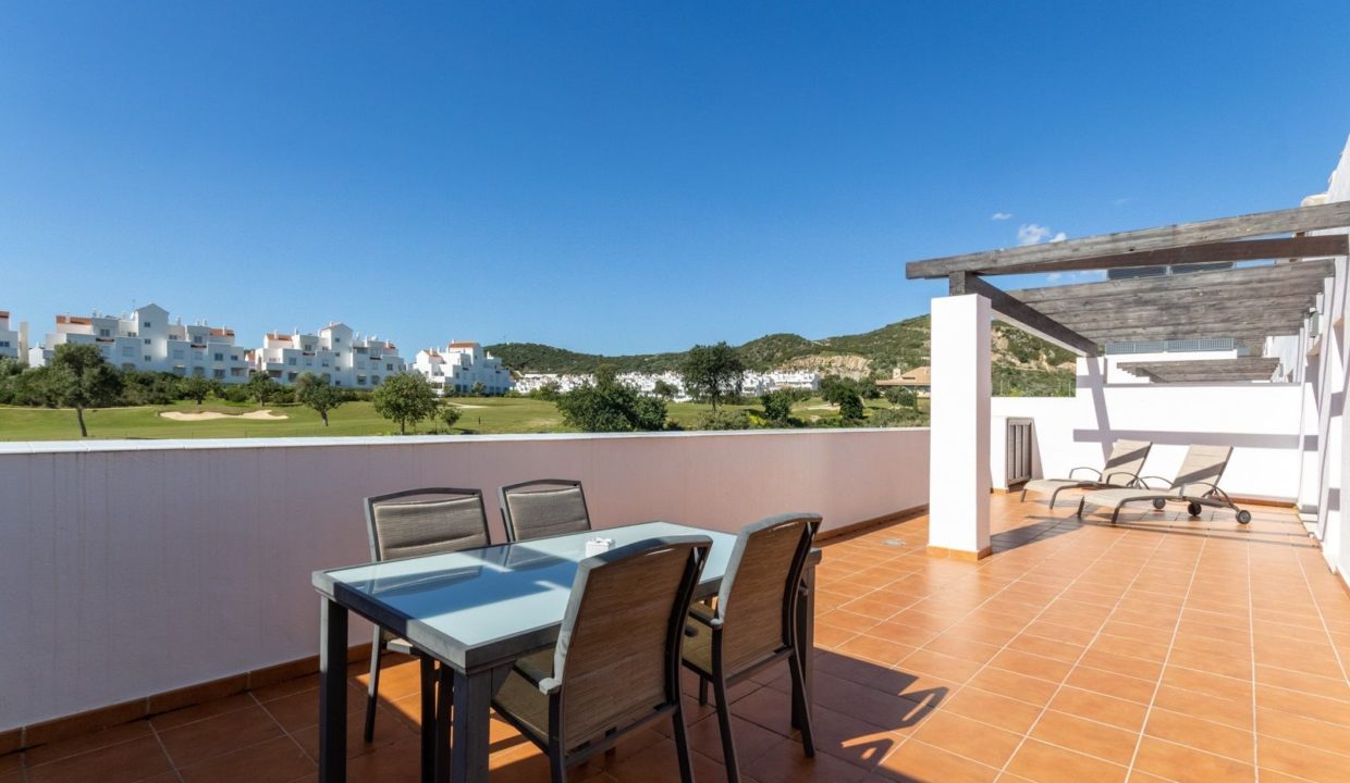 terraza-apartamentos-turisticos-estepona