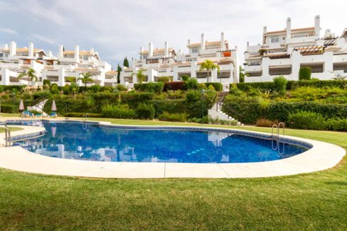 edificio-monteros-vista-piscina-comunitaria-marbella-2081