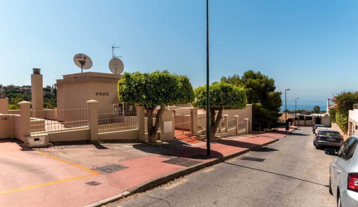 vista-calle-apartamento-cerrado-calderon-malaga-2117