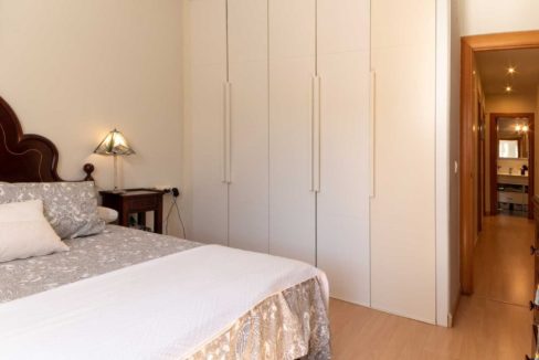 dormitorio-principal-con-armario-piso-cerrado-calderon-malaga-capital-2117