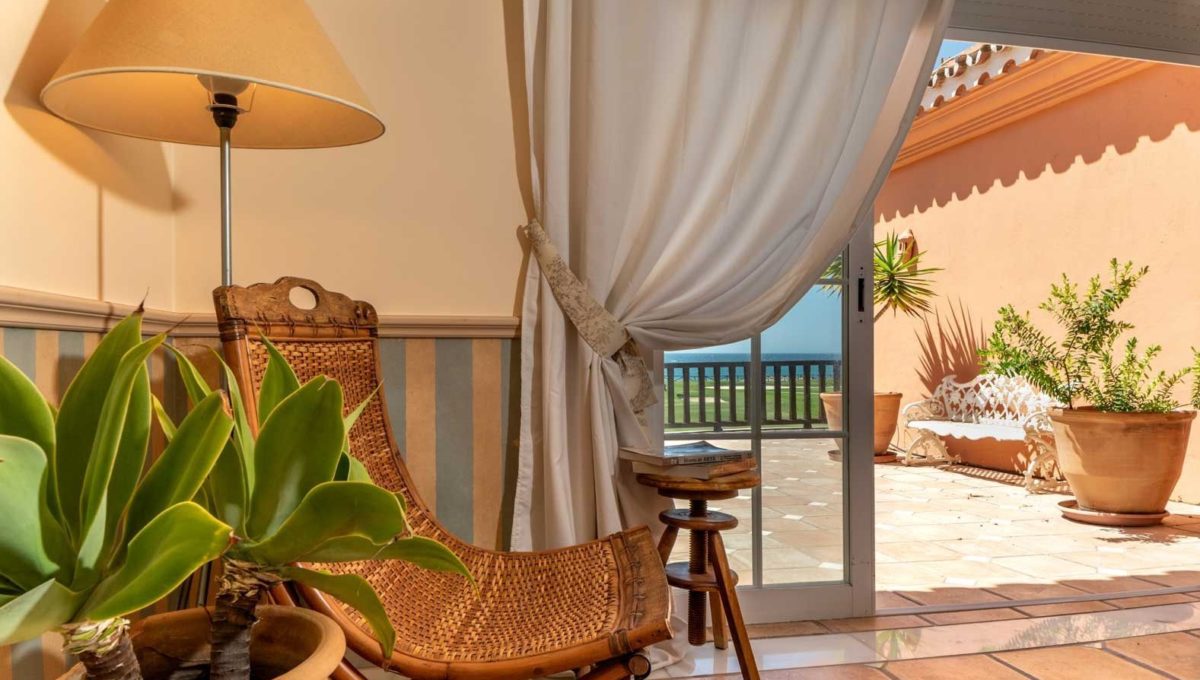 salida-terraza-villa-lujo-venta-guadalmina-marbella-2116