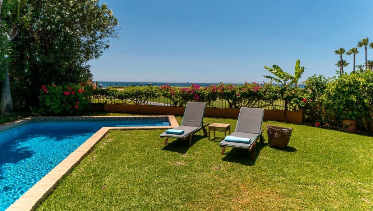 jardin-piscina-villa-lujo-venta-guadalmina-marbella-2116