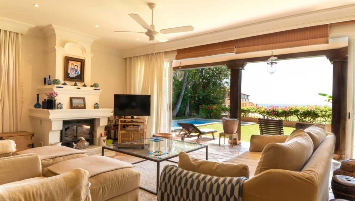 salon-salida-terraza-villa-lujo-venta-guadalmina-marbella-2116