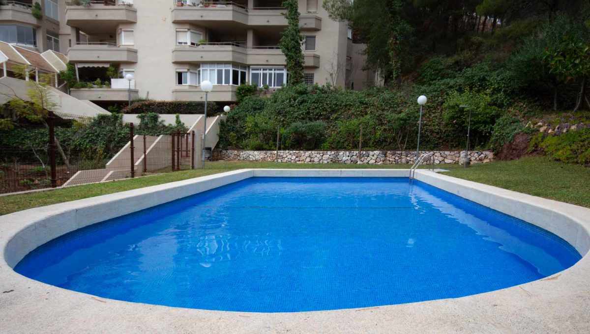 2117 Piscina