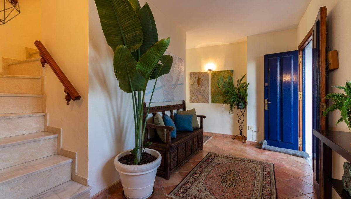 entrada-finca-rustica-lujo-venta-estepona-2125