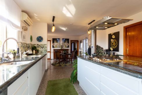 pasillo-cocina-finca-rustica-lujo-venta-estepona-2125