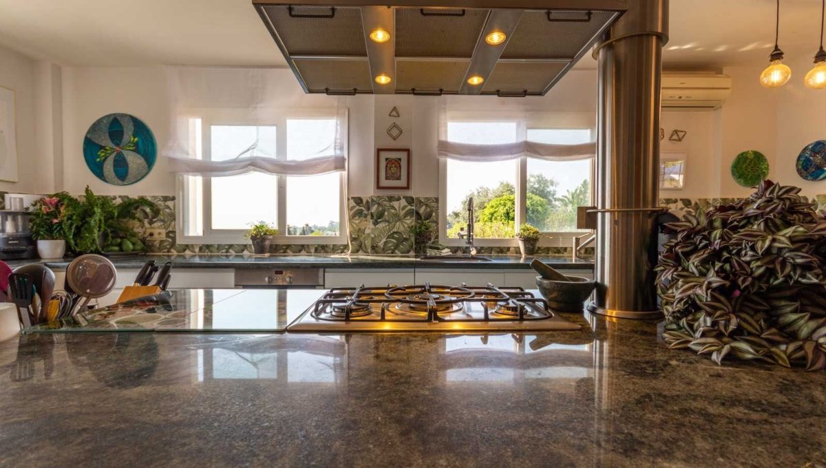encimera-cocina-finca-rustica-lujo-venta-estepona-2125