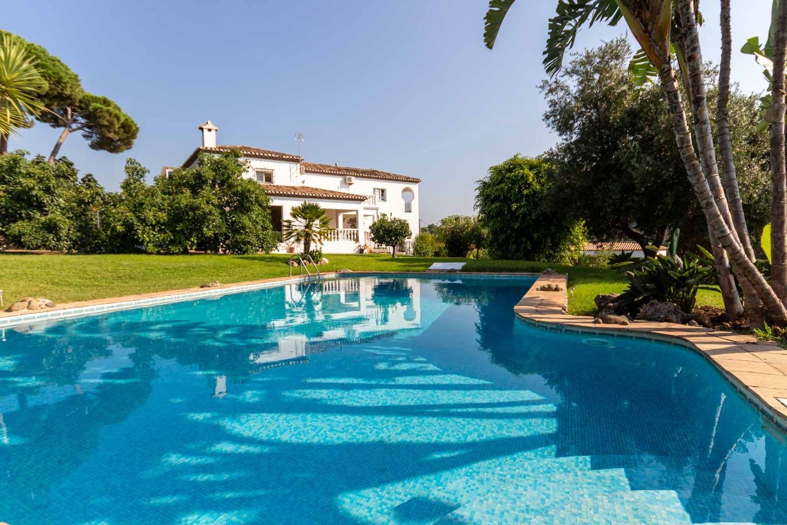 Luxus Landhaus mit Obstgarten und Meerblick in Estepona
