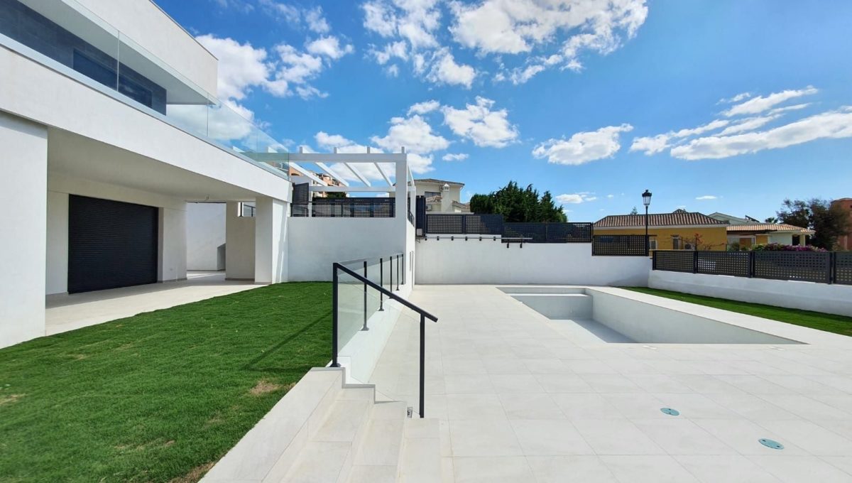 VILLAS DE NUEVA CONSTRUCCION EN MANILVA