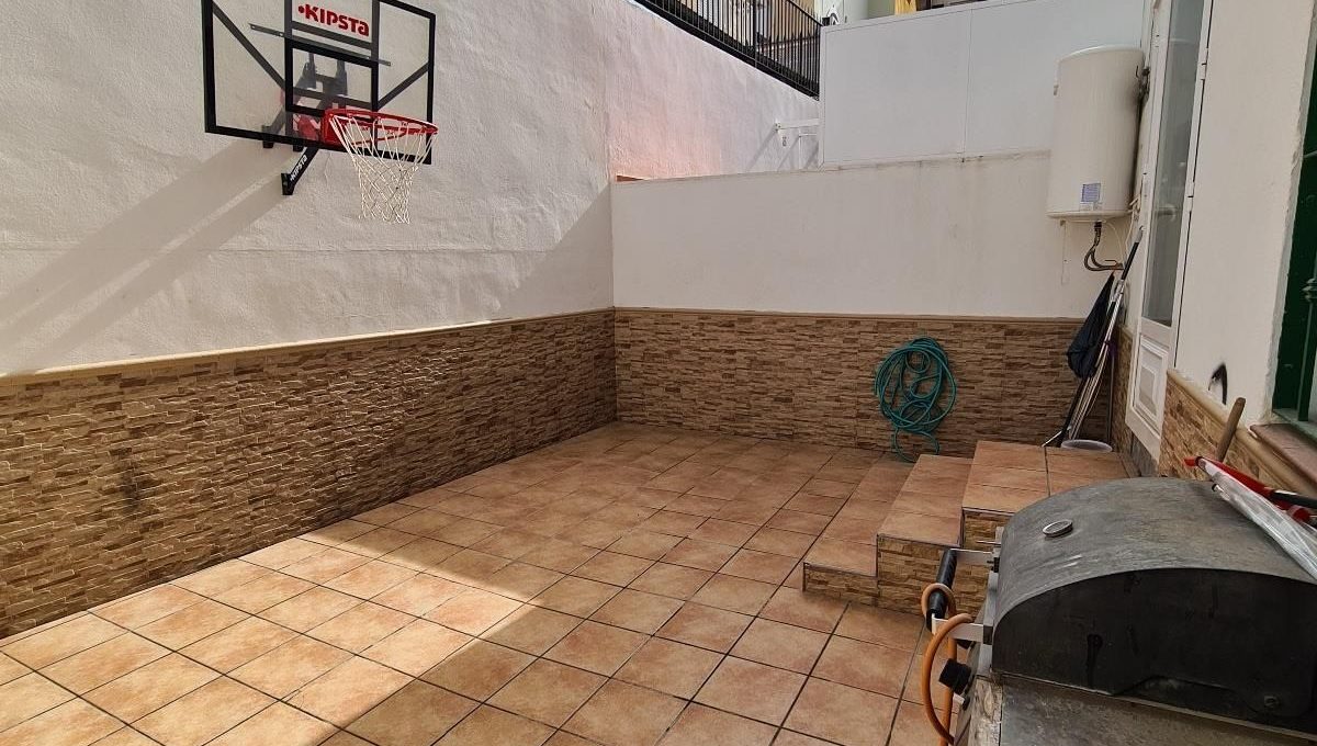 ADOSADO EN LAS LAGUNAS DE MIJAS
