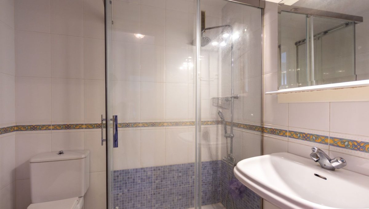 ACOGEDOR PISO CERCA DEL CENTRO DE FUENGIROLA