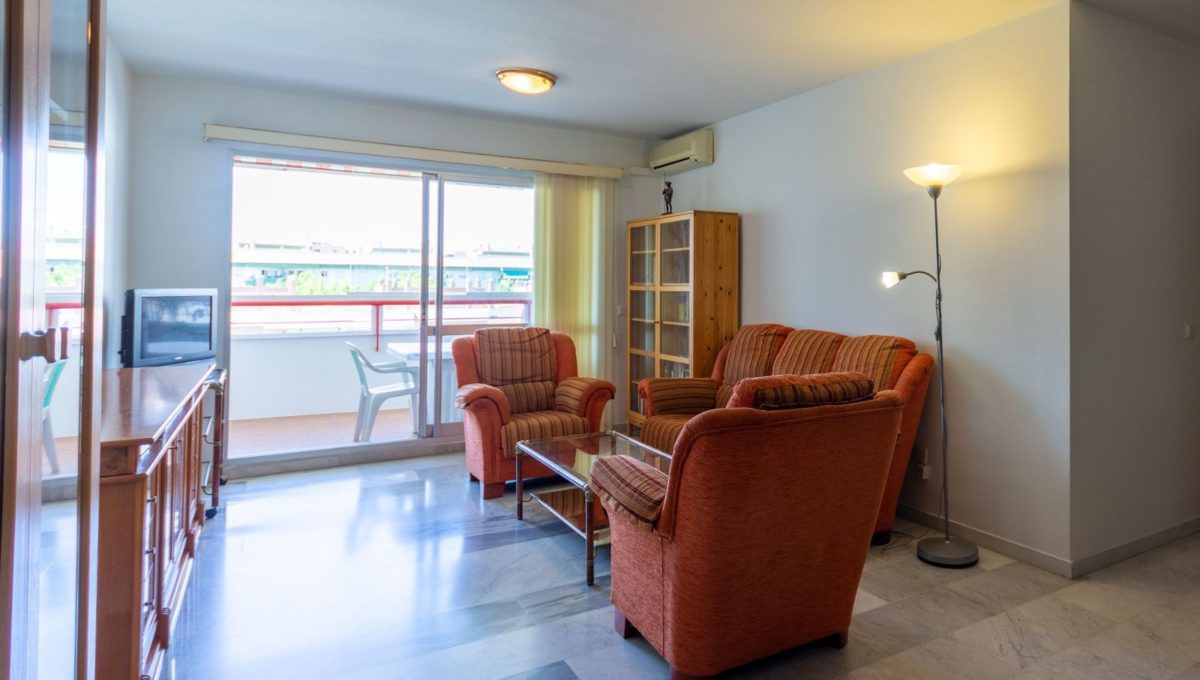 ACOGEDOR PISO CERCA DEL CENTRO DE FUENGIROLA