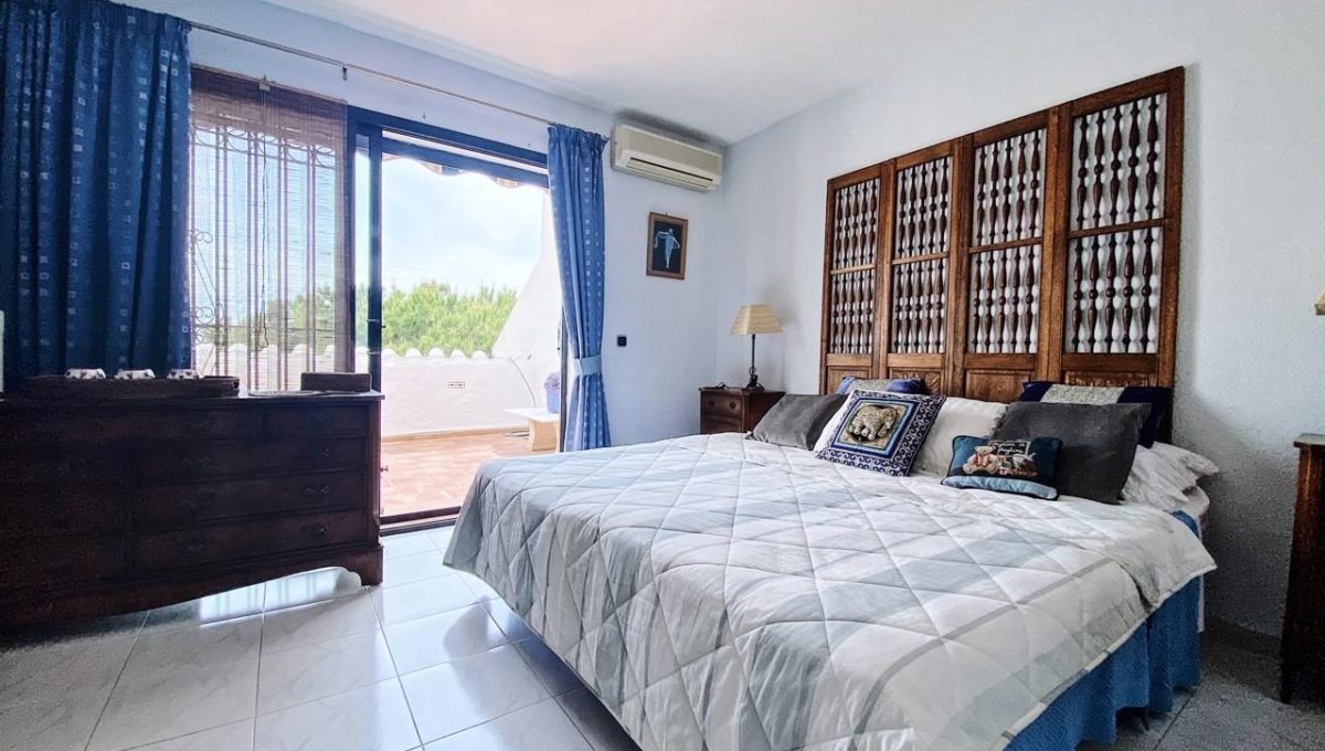 Chalet adosado con vista al mar.