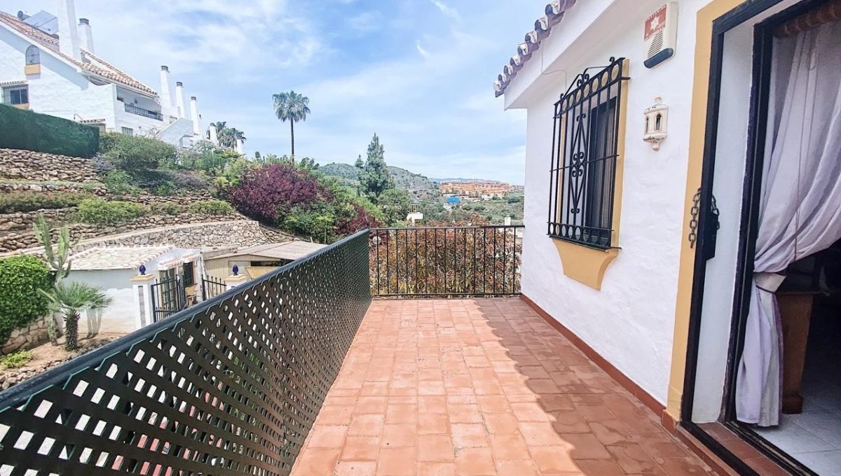Chalet adosado con vista al mar.