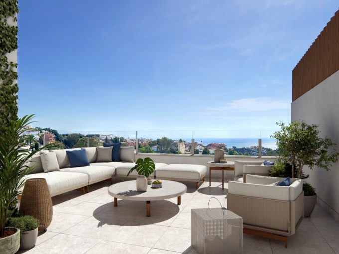 Terraza en uno de los dúplex de obra nueva en Fuengirola, Costa del Sol