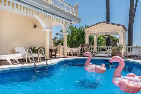 piscina-villa-casa-en-venta-mijas-costa-del-sol-blancareal-agencia-inmobiliaria-real-estate