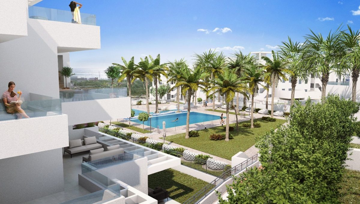 Ático con piscina privada en venta en Estepona