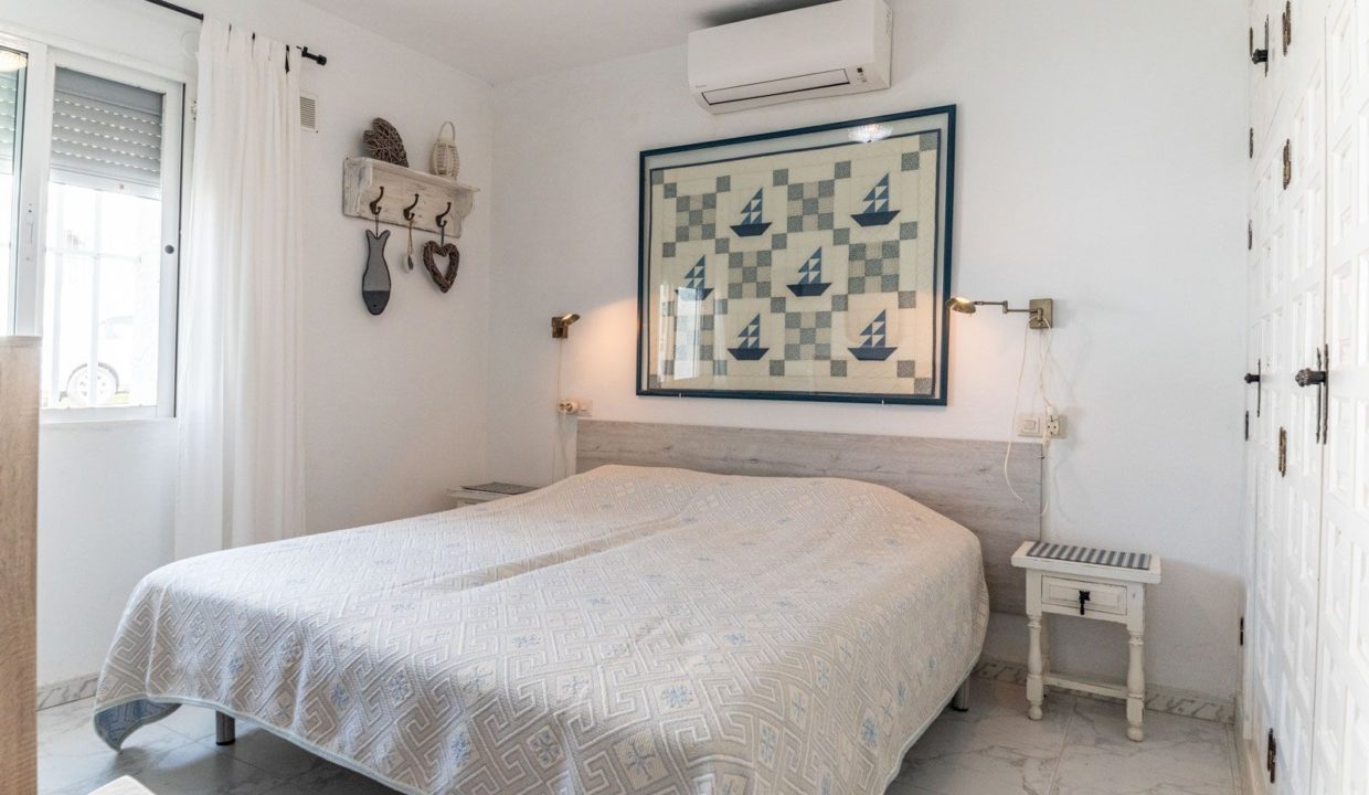 bedroom-from-villa-Cala-de-Mijas-for-rent