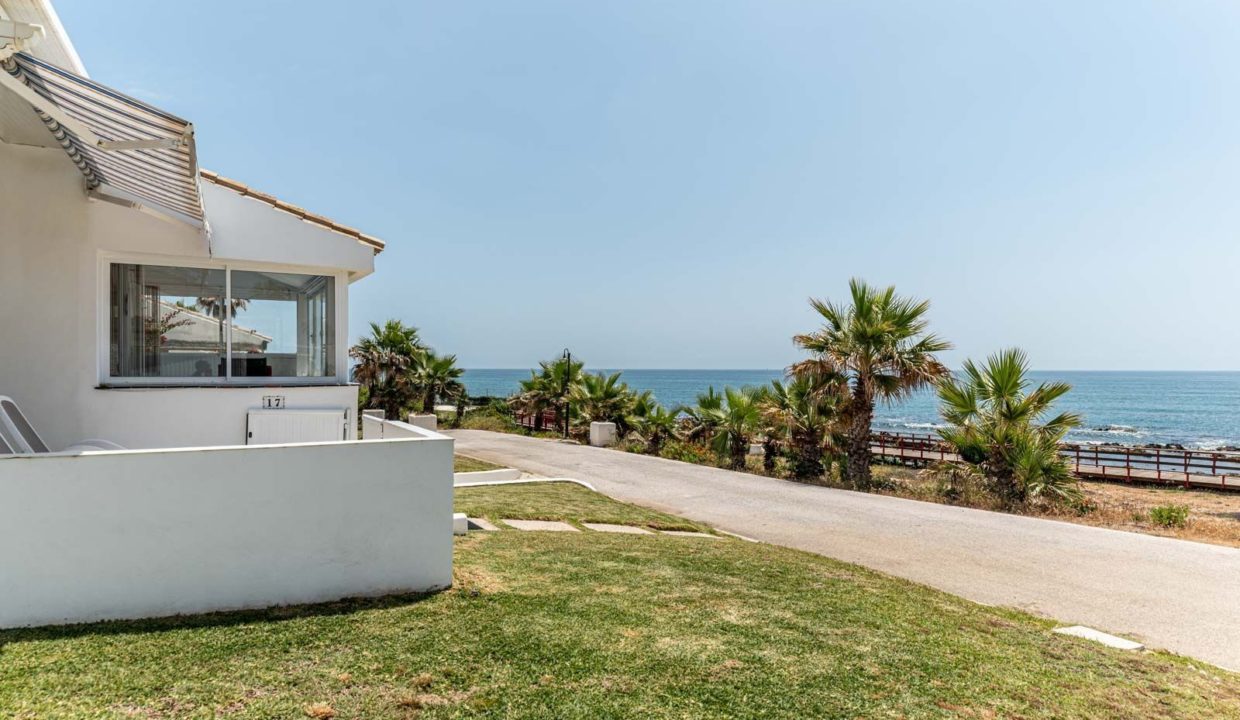 sea-views-Cala-de-Mijas-villa-rent-summer-blancareal-real-estate