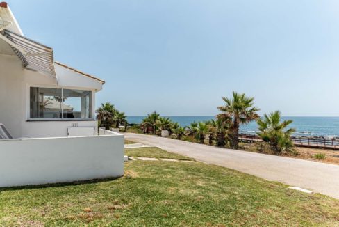 sea-views-Cala-de-Mijas-villa-rent-summer-blancareal-real-estate
