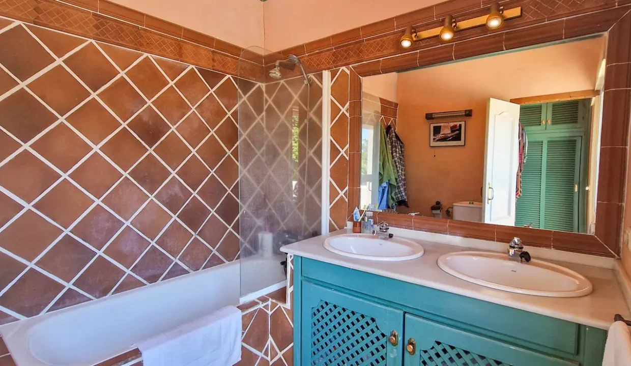 bathroom05-villa-chalet-calahonda-mijas-costa-del-sol-blancareal