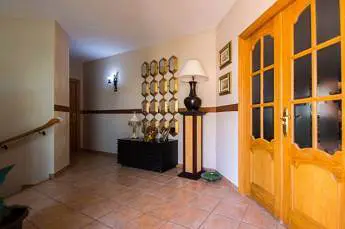 hall-entrada-villa-lujo-venta-campo-mijas-malaga-costa-del-sol-blancareal-inmobiliaria-real-estate-spain