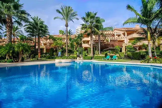 swimming-pool-apartment-marbella-for-sale-blancareal-real-estate-agency-mijas-costa-del-sol copia
