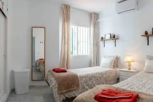 dormitorio-doble-piso-alquiler-apartment-for-rent-mijas-costa-blancareal-estate-inmobiliaria-costa-del-sol