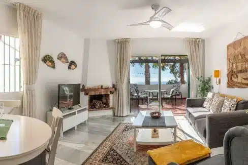 salon-acceso-terraza-piso-alquiler-apartment-for-rent-mijas-costa-blancareal-estate-inmobiliaria-costa-del-sol