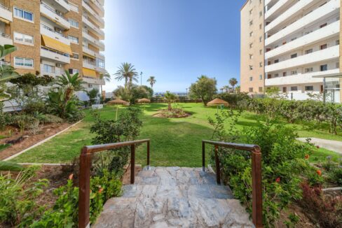 Paseo marítimo fuengirola 79, colaboración Black Onyx, Pablo. (1)