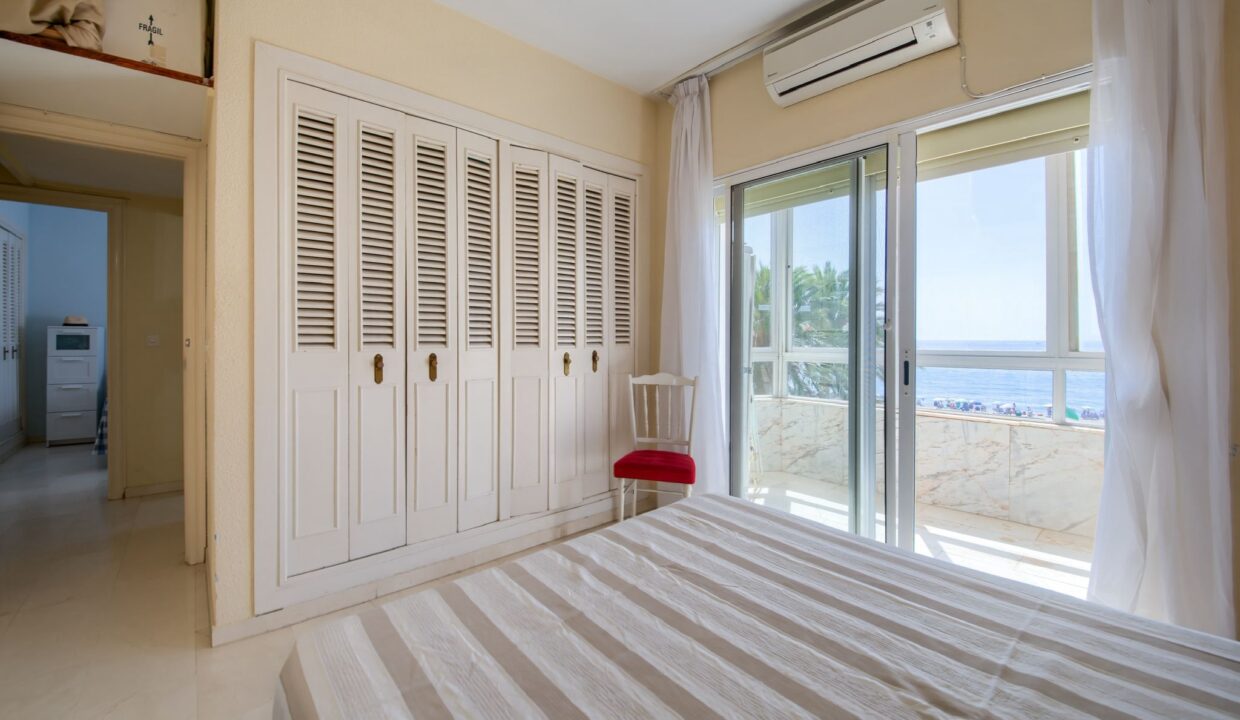 Paseo marítimo fuengirola 79, colaboración Black Onyx, Pablo. (5)